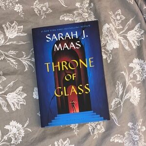Throne of Glass Book by Sarah J. Maas